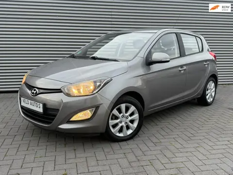 Hyundai I20 1.2i i-Motion LICHTMETAAL / BLUETOOTH / GOED ONDERHOUDEN!