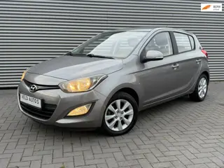 Hyundai I20 1.2i i-Motion LICHTMETAAL / BLUETOOTH / GOED ONDERHOUDEN!