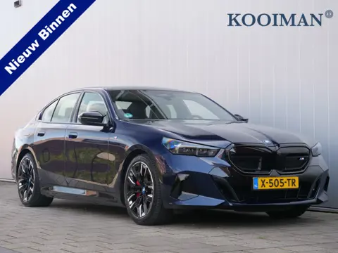 BMW i5 M60 xDrive 84 kWh 601 Pk Automaat M-sport pro / Navi / DAB / Apple Carplay / Camera / SOH 95,