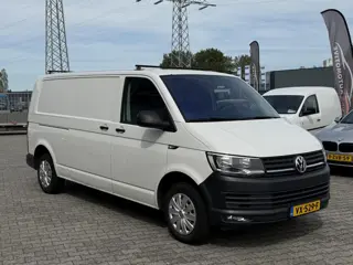 Foto 4 van Volkswagen Transporter 2.0 TDI L2H1 Airco | Cruisecontrol | Trekhaak | L2