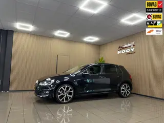 Volkswagen Golf 1.2 TSI Highline * Navigatie / 18" LM Velgen / Cruise control / Parkeersensoren / NL