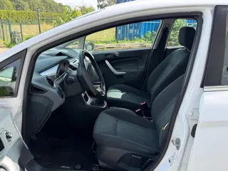 Foto 20 van Ford Fiesta 1.25 Titanium 1e Eigen PDC Cruise Contr Climate Contr