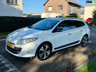 Renault Mégane Estate 1.4 TCe Bose - Nieuwe APK