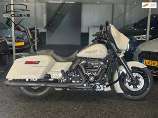Harley Davidson Tour 107 FLHXS Street Glide Special Apple Carplay Android