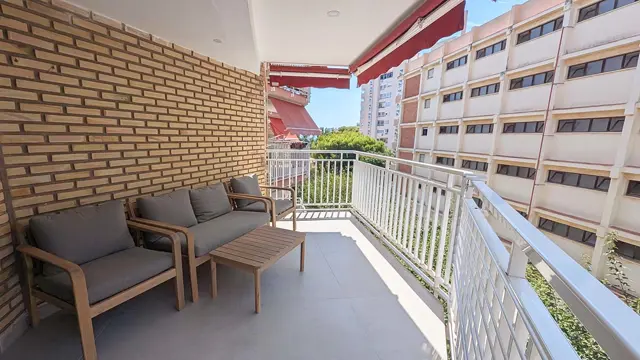 Gerenoveerd 4 kamer appartement aan zee, Valencia