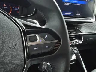 Foto 13 van Peugeot 208 1.2 Hybrid 110 e-DCS6 Allure Carplay | Cruise | Pdc