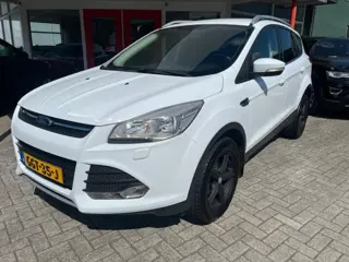 FORD KUGA 1.6 EcoBoost 150 PK  Trekhaak  Stoelverwarming  Distributieriem vervangen  
