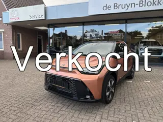 Toyota Aygo X Hybrid 115 pulse stoelverwarming / keyless start / parkeersensoren voor + achter / Nav