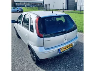 Foto 14 van Opel Corsa 1.2-16V Maxx