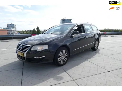 Volkswagen Passat Variant 2.0 FSI Highline Automaat/Apk/Airco/Cruise/ParkeerSen/Alcantara/StoelVerw/