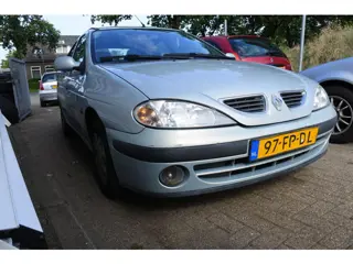 Renault Mégane 1.4-16V RN 5 drs 125 dkm N.A.P. div. exstra,s