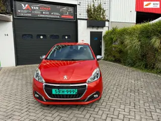 Foto 11 van Peugeot 208 1.2 PureTech Allure
