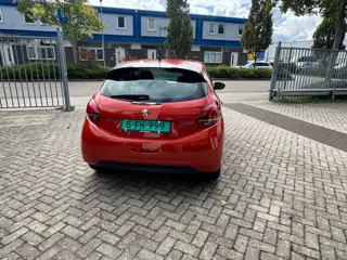 Foto 14 van Peugeot 208 1.2 PureTech Allure