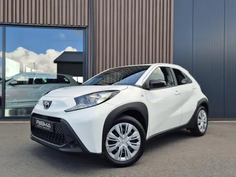 Toyota Aygo X 1.0-l-VVT-i Play | NIEUW 6km | BTW | Carplay | Camera | Stoelverw. | ACC 1.0 VVT-i MT 