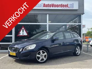 Volvo V60 2.0 D3 Kinetic /Automaat/Cruise/Clima/BLIS/Distr. vv 137.954 km op 13-01-22/Onderhoudshist