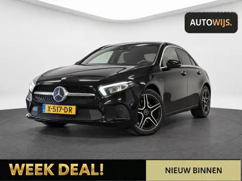 Mercedes-Benz A-klasse 250 e Premium|SFEER VERLICHTING|WIDESCREEN|CAMERA|LED|AMG VELGEN