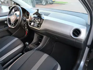 Foto 18 van Volkswagen up! 1.0 TSI 90pk high up! | Parkeersensoren | Cruise Control | Camera |