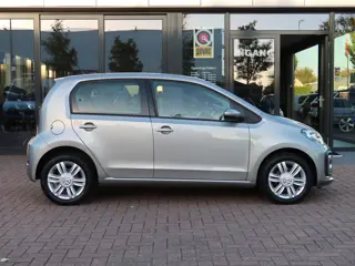 Foto 11 van Volkswagen up! 1.0 TSI 90pk high up! | Parkeersensoren | Cruise Control | Camera |