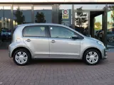 Foto 21 van Volkswagen up! 1.0 TSI 90pk high up! | Parkeersensoren | Cruise Control | Camera |
