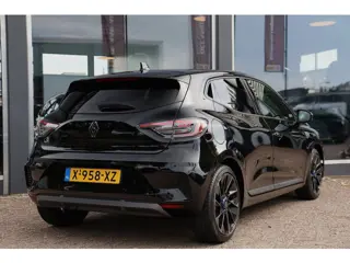 Foto 17 van Renault Clio 1.6 E-Tech Full Hybrid 145 esprit Alpine 360 Camera