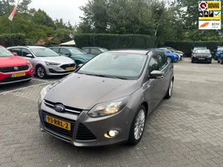 Ford Focus 1.6 TI-VCT First Edition , pdc voor en achter , navigatie
