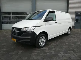 Foto 12 van Volkswagen Transporter 2.0 TDI L2H1 150 pk automaat , 3 zits , trekhaak