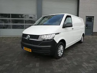 Foto 11 van Volkswagen Transporter 2.0 TDI L2H1 150 pk automaat , 3 zits , trekhaak