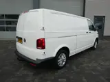 Foto 30 van Volkswagen Transporter 2.0 TDI L2H1 150 pk automaat , 3 zits , trekhaak