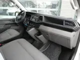 Foto 26 van Volkswagen Transporter 2.0 TDI L2H1 150 pk automaat , 3 zits , trekhaak