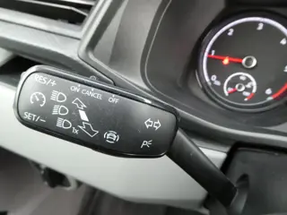 Foto 13 van Volkswagen Transporter 2.0 TDI L2H1 150 pk automaat , 3 zits , trekhaak