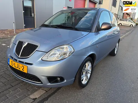 Lancia Ypsilon 1.4 Limited Edition 2010 / NAP / schuifkantel dak
