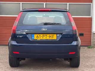 Foto 14 van Ford Fiesta 1.3 Futura