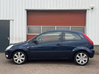 Foto 15 van Ford Fiesta 1.3 Futura