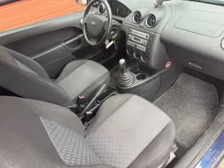 Foto 17 van Ford Fiesta 1.3 Futura