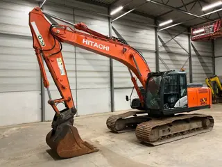 Hitachi ZX 210 LC-5B (bj 2015)