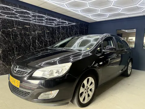 Opel Astra Sports Tourer 1.4 Turbo Edition (bj 2011)