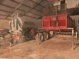 dezeure mesttank, mestverspreider, wissel chassis