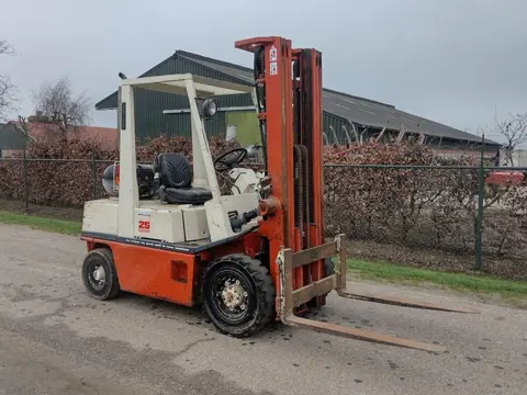 nissan 25