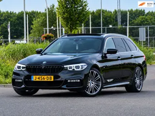 BMW 5-serie Touring 530d M2018 M-SPORT PANORAMADAK/LEER/FULL