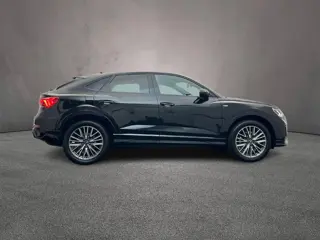Foto 16 van Audi Q3 Sportback 45 TFSI e S Edition | Adaptieve Cruise Control | Trekhaak | Camera | Privacy Glas