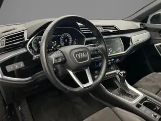 Foto 14 van Audi Q3 Sportback 45 TFSI e S Edition | Adaptieve Cruise Control | Trekhaak | Camera | Privacy Glas