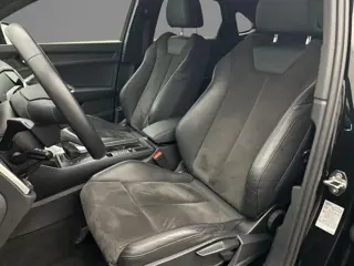 Foto 13 van Audi Q3 Sportback 45 TFSI e S Edition | Adaptieve Cruise Control | Trekhaak | Camera | Privacy Glas