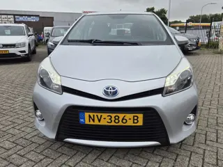 Foto 18 van Toyota Yaris 1.5 Full Hybrid /CAMERA/CRUIS CONT/ DEALER ONDERHOUD