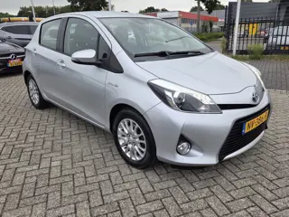 Foto 16 van Toyota Yaris 1.5 Full Hybrid /CAMERA/CRUIS CONT/ DEALER ONDERHOUD