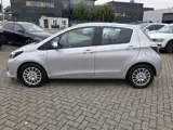 Foto 25 van Toyota Yaris 1.5 Full Hybrid /CAMERA/CRUIS CONT/ DEALER ONDERHOUD