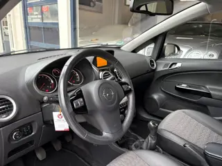 Foto 13 van Opel Corsa 1.4-16V Cosmo 1E EIG/NAP/DEALER OND/NAVI/CLIMA/5 DRS