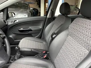 Foto 12 van Opel Corsa 1.4-16V Cosmo 1E EIG/NAP/DEALER OND/NAVI/CLIMA/5 DRS