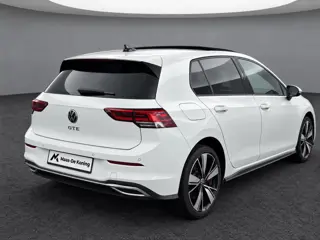 Foto 17 van Volkswagen Golf 1.4 eHybrid 245pk GTE · Panoramadak · Trekhaak · Apple/Android Car Play · Camera · S