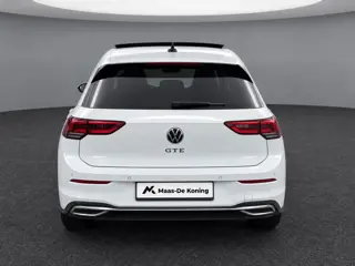 Foto 16 van Volkswagen Golf 1.4 eHybrid 245pk GTE · Panoramadak · Trekhaak · Apple/Android Car Play · Camera · S