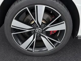 Foto 13 van Volkswagen Golf 1.4 eHybrid 245pk GTE · Panoramadak · Trekhaak · Apple/Android Car Play · Camera · S